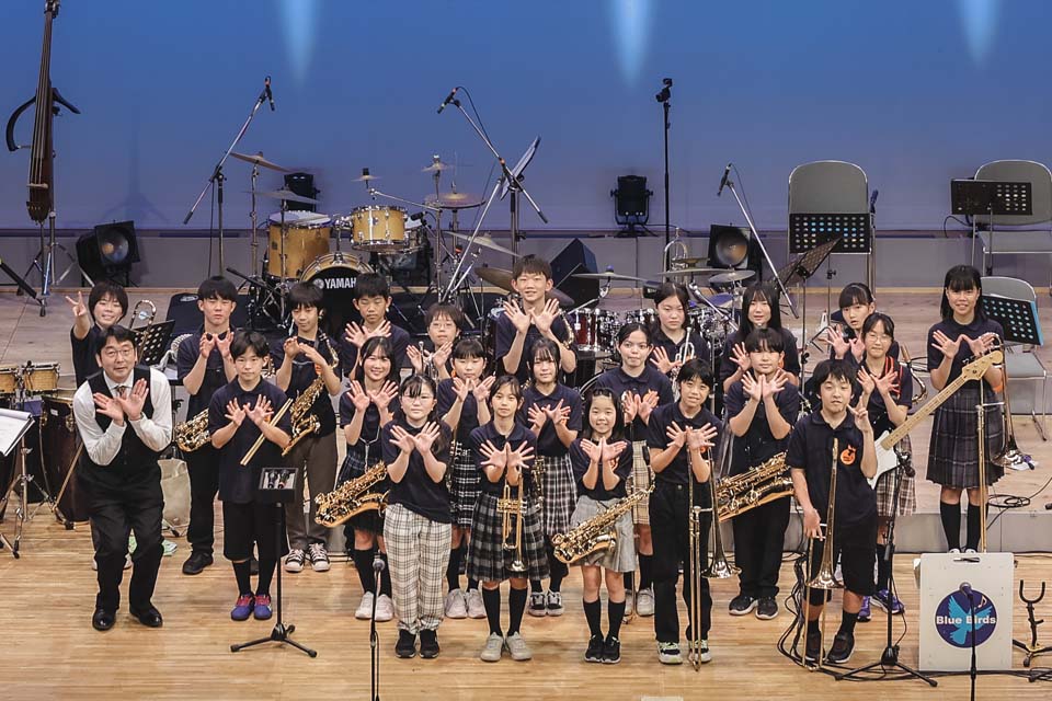 1. 開成ジュニアアンサンブル Blue Birds